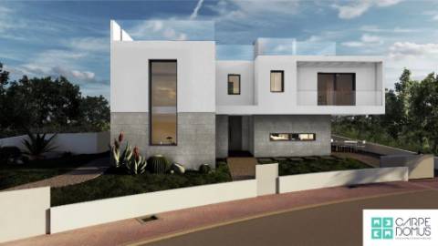 Nova Moradia de Luxo com Piscina e Terraço Panorâmico em Tavira, Algarve, Portugal.