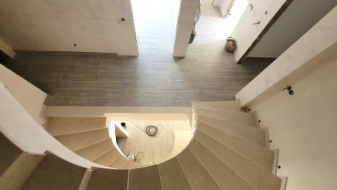 Nova Moradia de Luxo com Piscina e Terraço Panorâmico em Tavira, Algarve, Portugal.