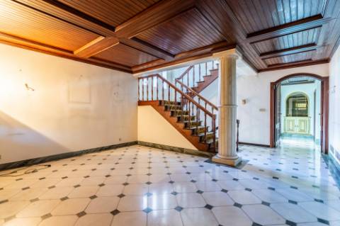 Moradia T9 com enorme potencial em Alvalade, Lisboa