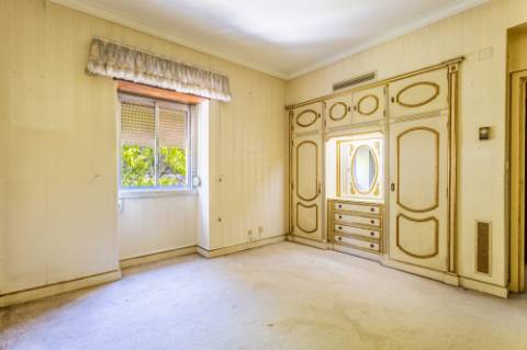 Moradia T9 com enorme potencial em Alvalade, Lisboa