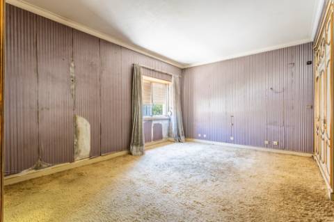 Moradia T9 com enorme potencial em Alvalade, Lisboa