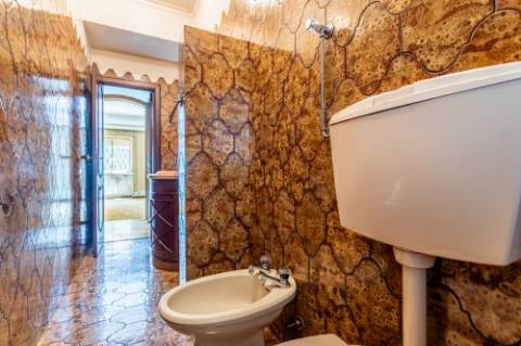 Moradia T9 com enorme potencial em Alvalade, Lisboa