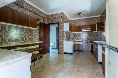 Moradia T9 com enorme potencial em Alvalade, Lisboa