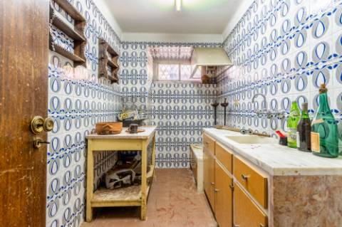 Moradia T9 com enorme potencial em Alvalade, Lisboa