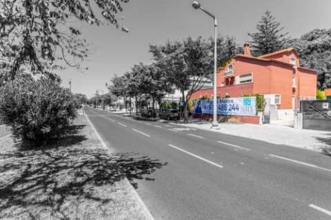 Moradia T9 com enorme potencial em Alvalade, Lisboa