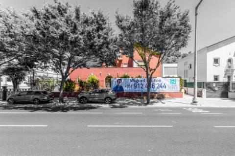 Moradia T9 com enorme potencial em Alvalade, Lisboa