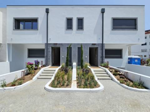 Nova moradia T3 com garagem e piscina, Cascais