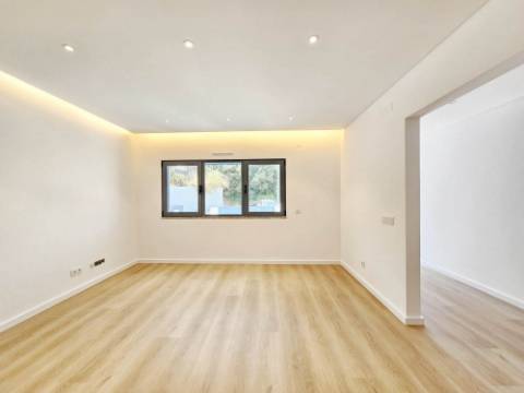 Nova moradia T3 com garagem e piscina, Cascais