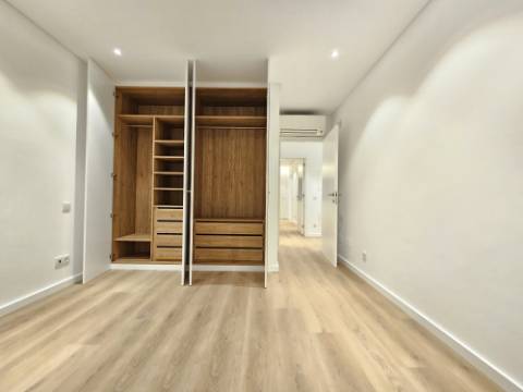 Nova moradia T3 com garagem e piscina, Cascais