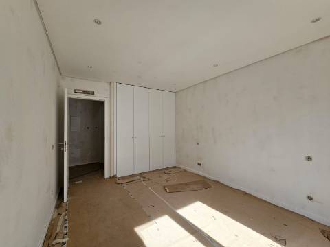 Nova moradia T3 com garagem e piscina, Cascais