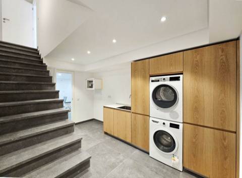 Nova moradia T3 com garagem e piscina, Cascais