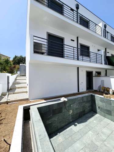 Nova moradia T3 com garagem e piscina, Cascais