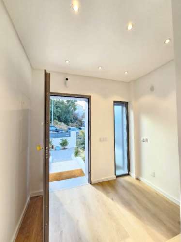 Nova moradia T3 com garagem e piscina, Cascais