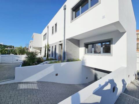 Nova moradia T3 com garagem e piscina, Cascais