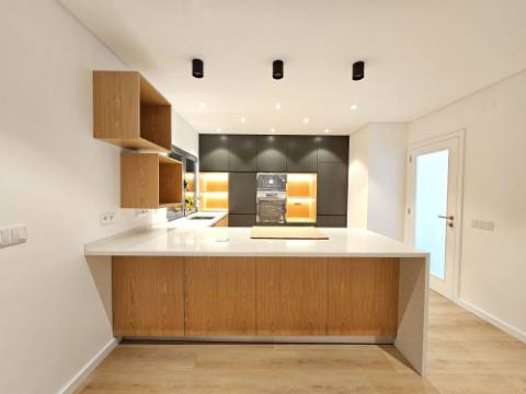 Nova moradia T3 com garagem e piscina, Cascais