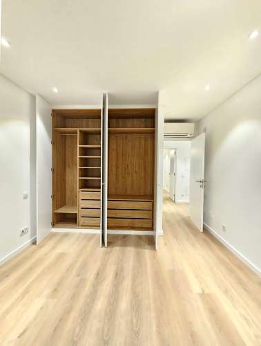 Nova moradia T3 com garagem e piscina, Cascais