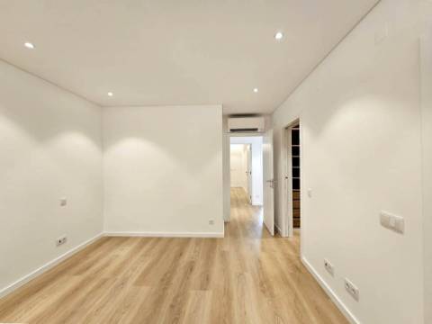 Nova moradia T3 com garagem e piscina, Cascais