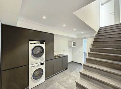 Nova moradia T3 com garagem e piscina, Cascais