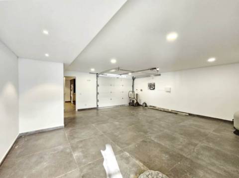 Nova moradia T3 com garagem e piscina, Cascais