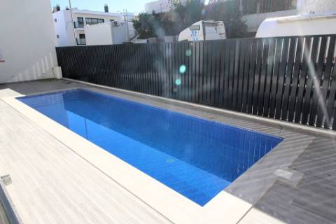 Viva a Elegância e o Conforto: Apartamento T2 Moderno a Passos da Praia de Cabanas de Tavira!