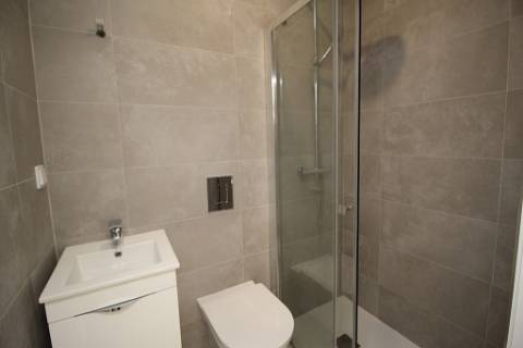 Viva a Elegância e o Conforto: Apartamento T2 Moderno a Passos da Praia de Cabanas de Tavira!