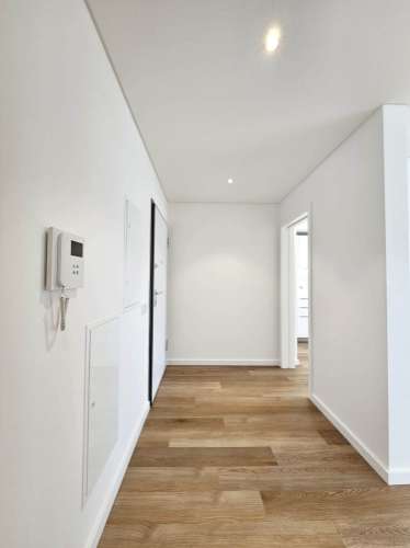 Espaçoso apartamento T2, terraço e garagem, em Cascais