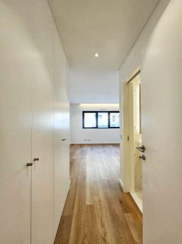 Espaçoso apartamento T2, terraço e garagem, em Cascais