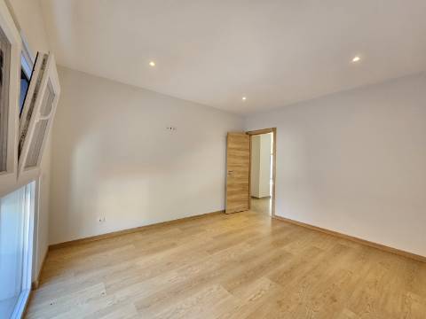 Nova moradia T4 com piscina, em Alverca, Vila Franca de Xira, Lisboa