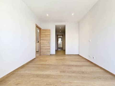 Nova moradia T4 com piscina, em Alverca, Vila Franca de Xira, Lisboa