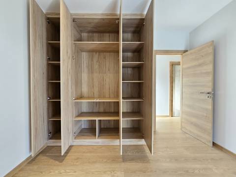 Nova moradia T4 com piscina, em Alverca, Vila Franca de Xira, Lisboa