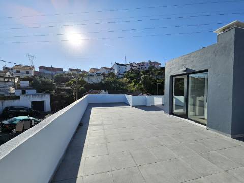 Nova moradia T4 com piscina, em Alverca, Vila Franca de Xira, Lisboa