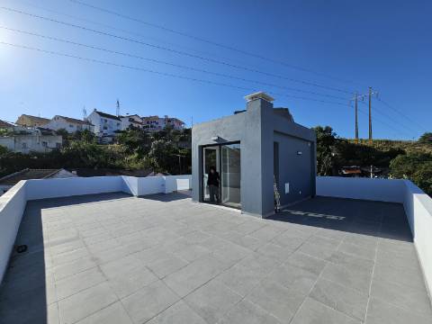 Nova moradia T4 com piscina, em Alverca, Vila Franca de Xira, Lisboa