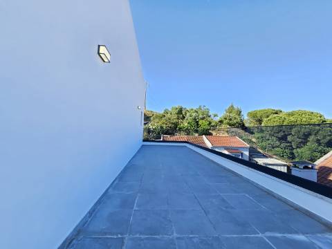 Nova moradia T4 com piscina, em Alverca, Vila Franca de Xira, Lisboa