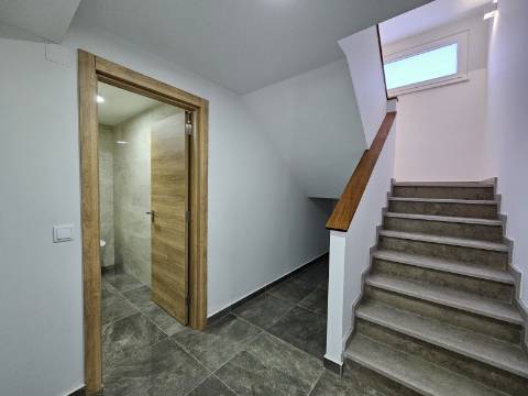 Nova moradia T4 com piscina, em Alverca, Vila Franca de Xira, Lisboa