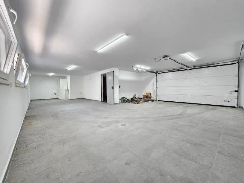 Nova moradia T4 com piscina, em Alverca, Vila Franca de Xira, Lisboa