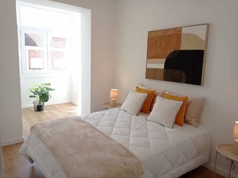 Apartamento T3 totalmente remodelado, em Benfica, Lisboa