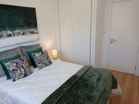 Apartamento T3 totalmente remodelado, em Benfica, Lisboa