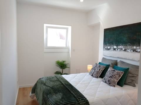 Apartamento T3 totalmente remodelado, em Benfica, Lisboa