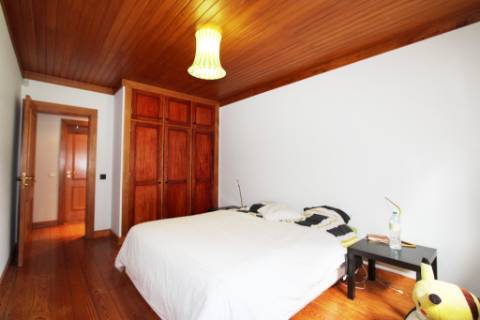 Excelente moradia T4+2 com piscina, em Santo Estêvão, Benavente