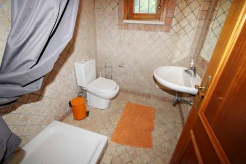 Excelente moradia T4+2 com piscina, em Santo Estêvão, Benavente