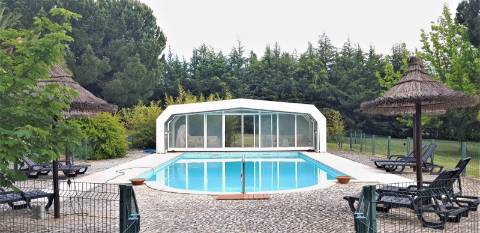 Excelente moradia T4+2 com piscina, em Santo Estêvão, Benavente