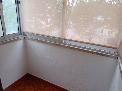 Apartamento T4, renovado, na Avenida do Brasil - Lisboa
