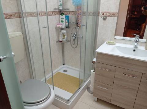 Apartamento T4, renovado, na Avenida do Brasil - Lisboa