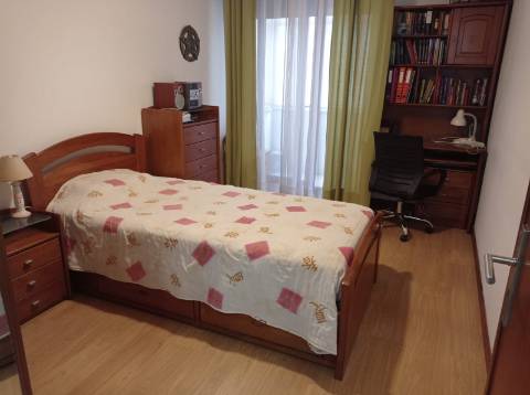 Apartamento T4, renovado, na Avenida do Brasil - Lisboa