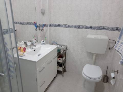 Apartamento T4, renovado, na Avenida do Brasil - Lisboa