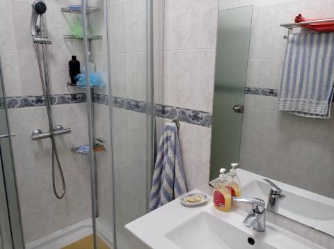 Apartamento T4, renovado, na Avenida do Brasil - Lisboa