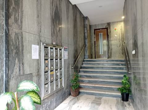 Apartamento T4, renovado, na Avenida do Brasil - Lisboa