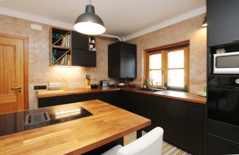 Excelente moradia T4+2 com piscina, em Santo Estêvão, Benavente