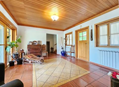 Excelente moradia T4+2 com piscina, em Santo Estêvão, Benavente