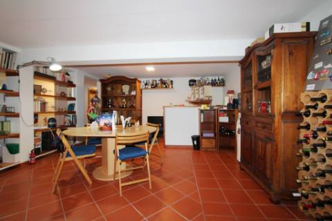 Excelente moradia T4+2 com piscina, em Santo Estêvão, Benavente